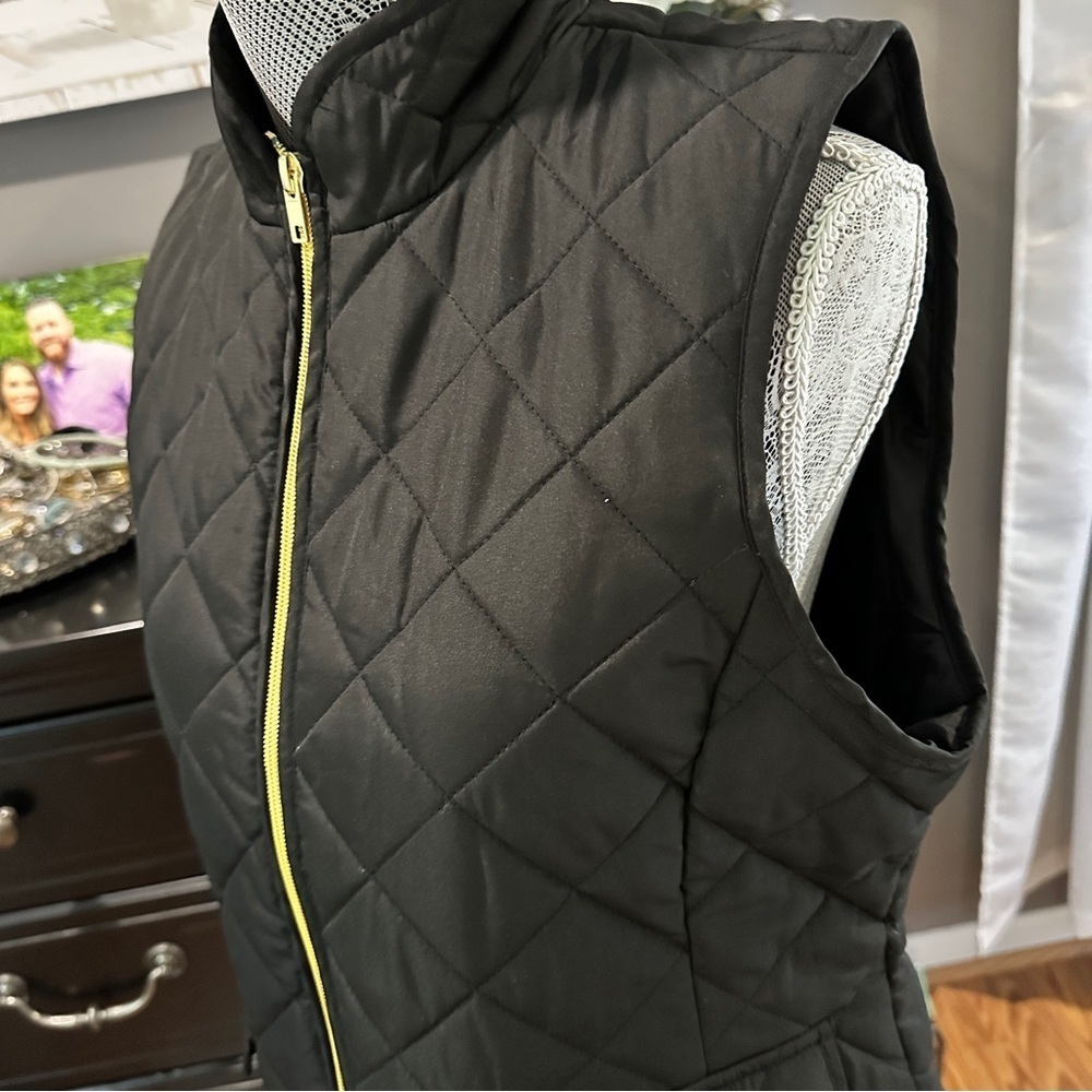 St. John’s Bay Quilted Black Puffer Vest with Gold Zip & Pockets Size M - Picture 5 of 14